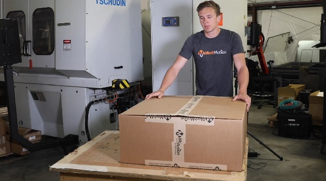 MACHMOTION KNEE MILL RETROFIT. UNPACKING, PLUG IN THE SERVO MOTORS POWER UP IN 30 MIN